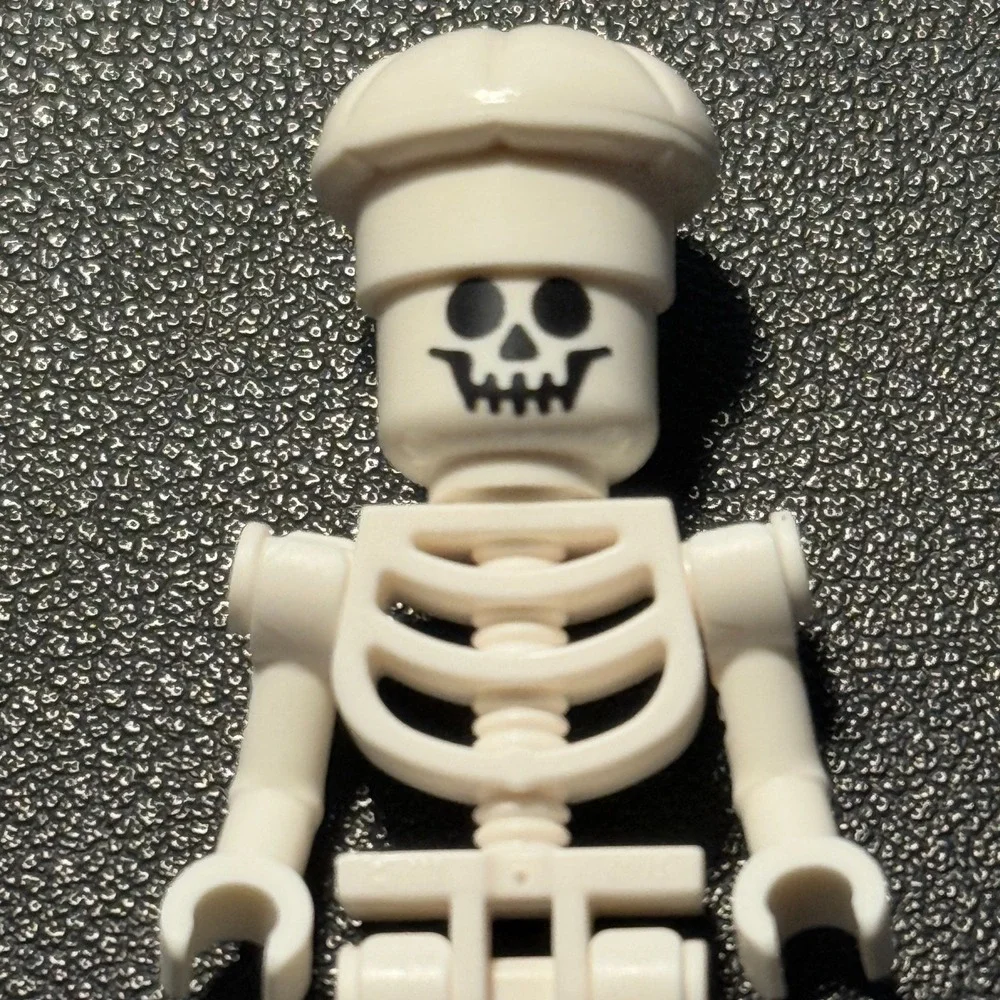 LEGO Skeleton Minifigure White Chef Hat Halloween Pirate Castle Ghost Zombie